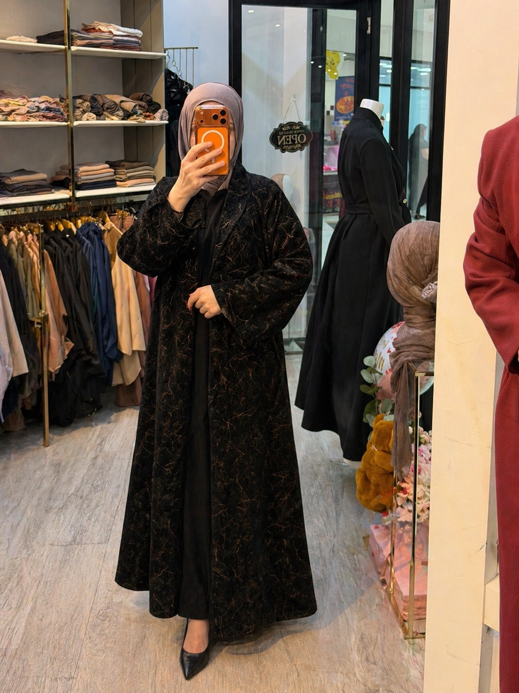 Makhmal abaya