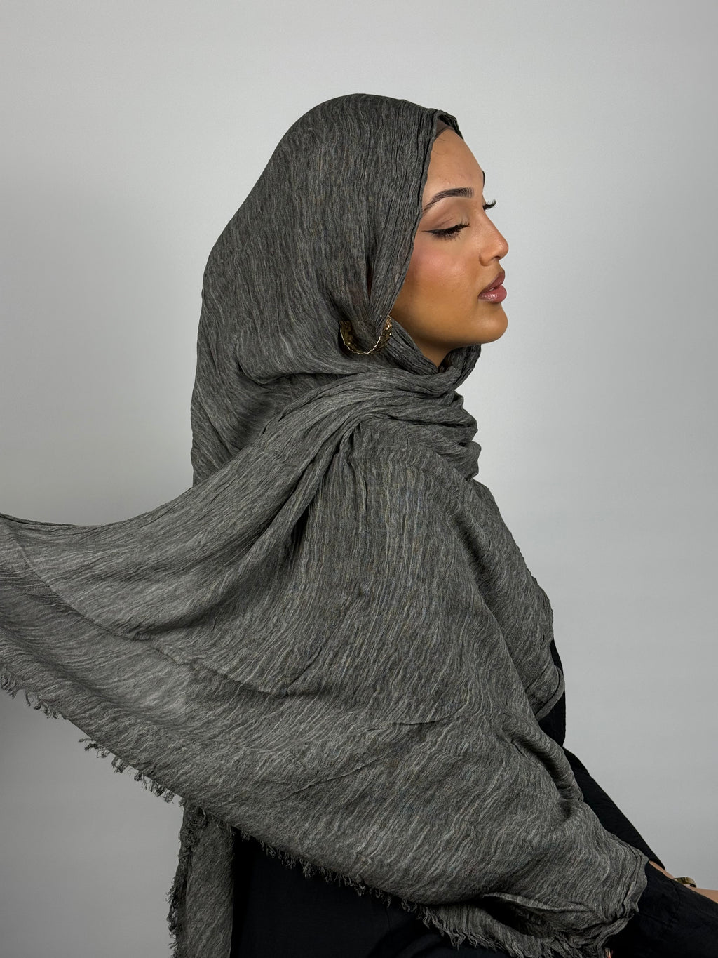 Crinkle Hijab - Charcoal Grey
