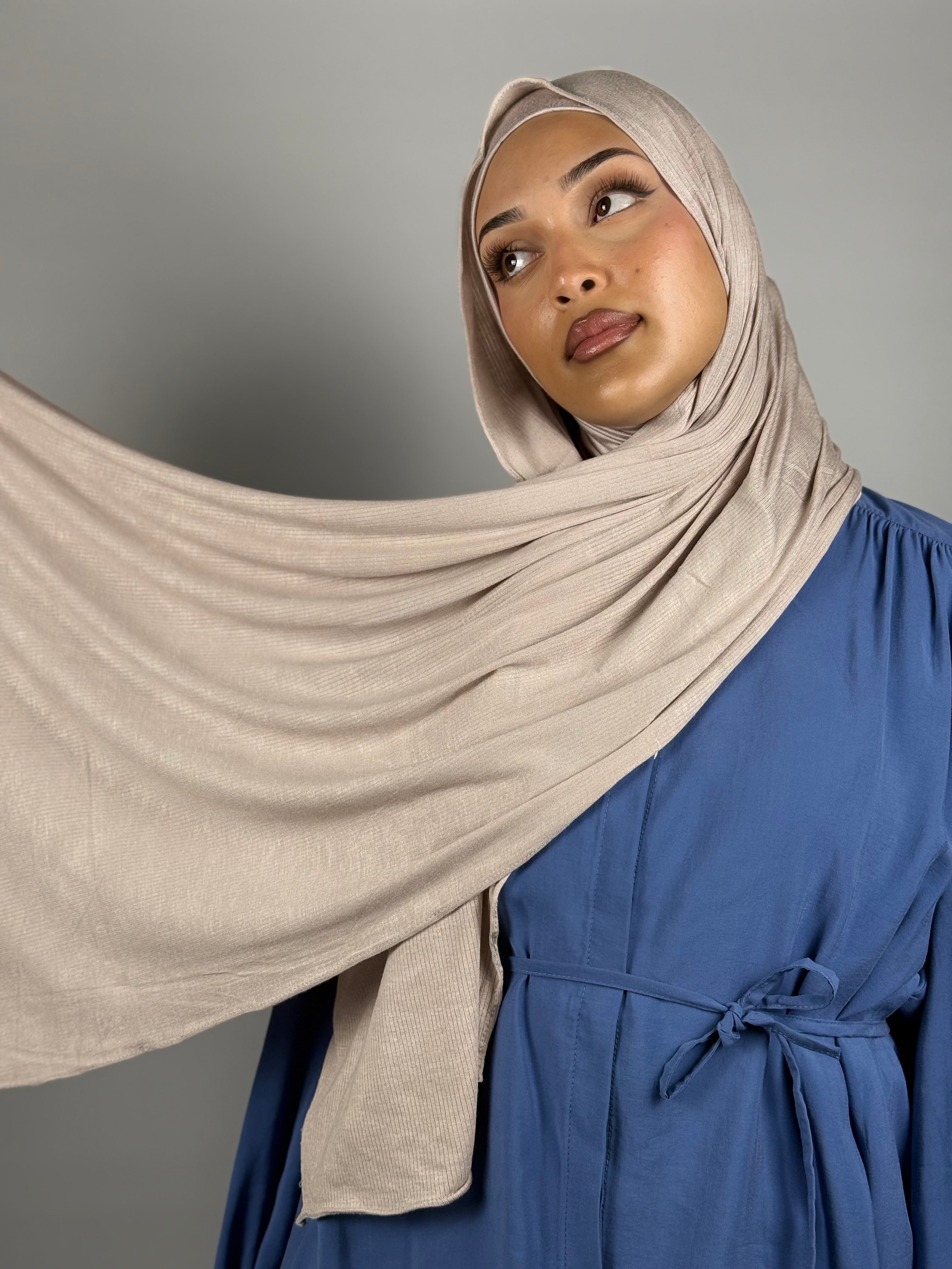 Shimmer Crinkle Hijab – Soft Beige