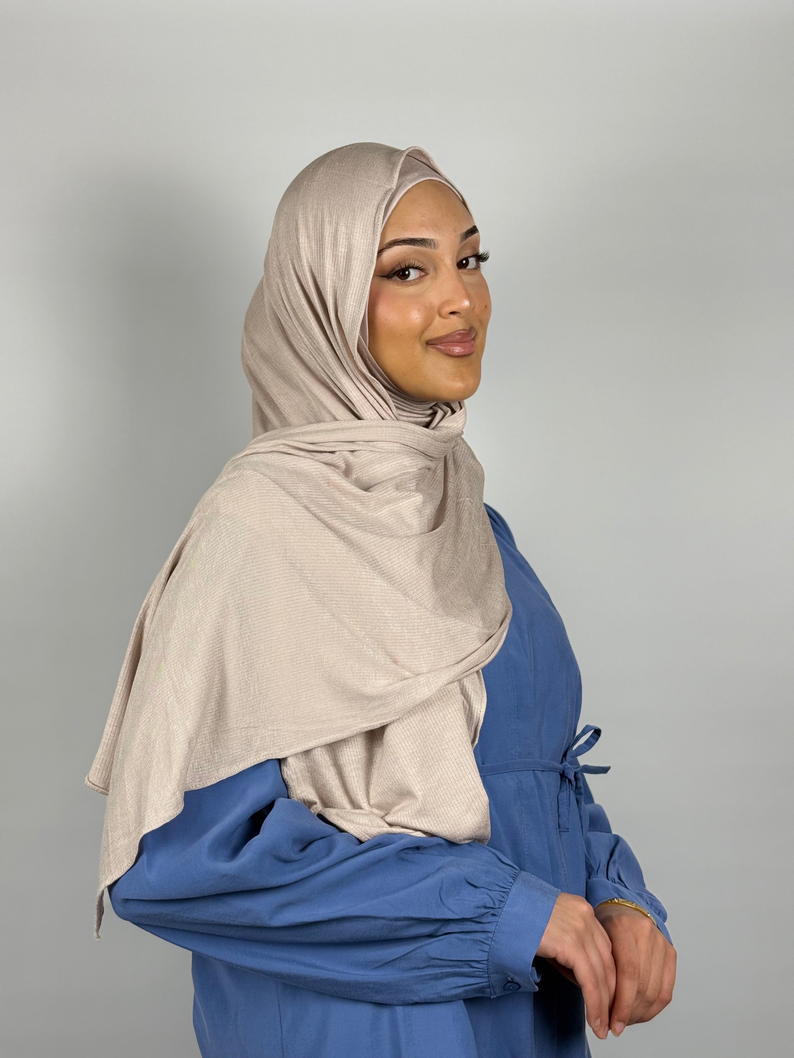 Shimmer Crinkle Hijab – Soft Beige