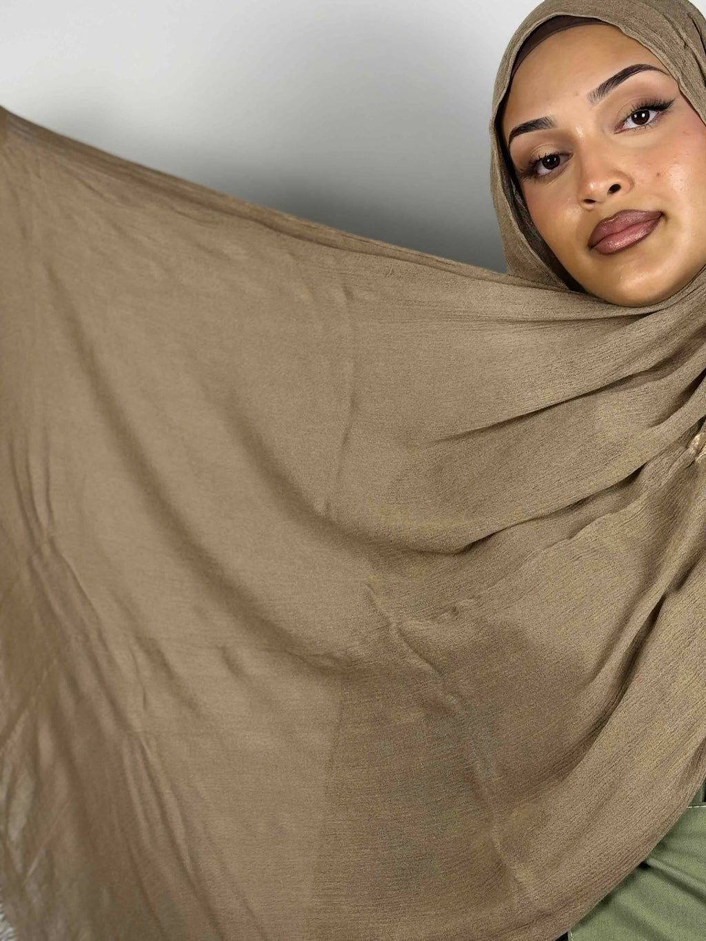 Essentials Crinkle Hijab – Sandstone
